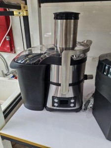 آبمیوه گیر ۴ کاره برینا
