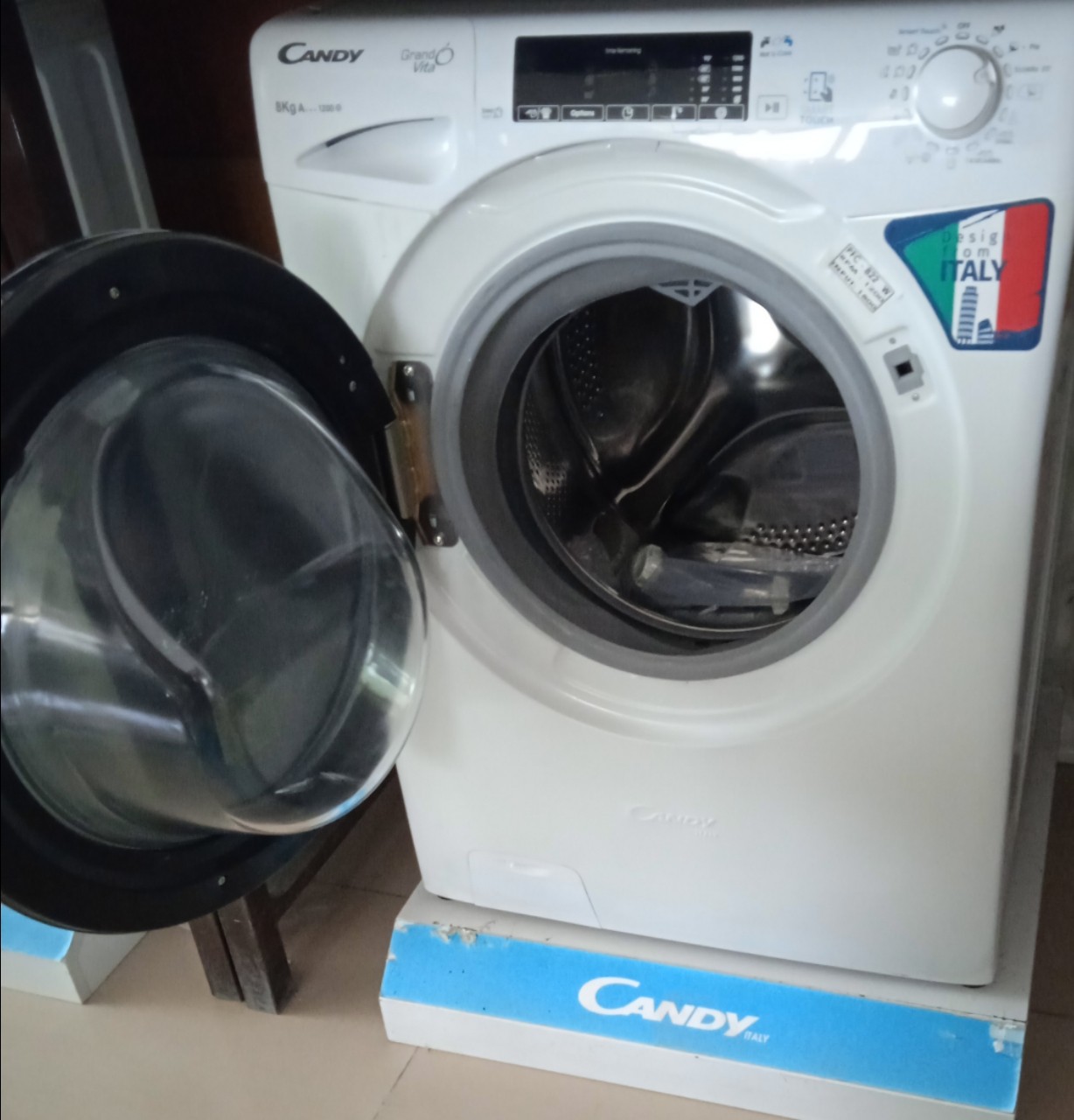 کندی  ماشین لباس شویی اتومات مدل PFC_822_W. 8kg