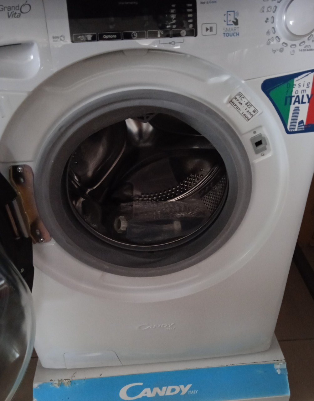 کندی  ماشین لباس شویی اتومات مدل PFC_822_W. 8kg